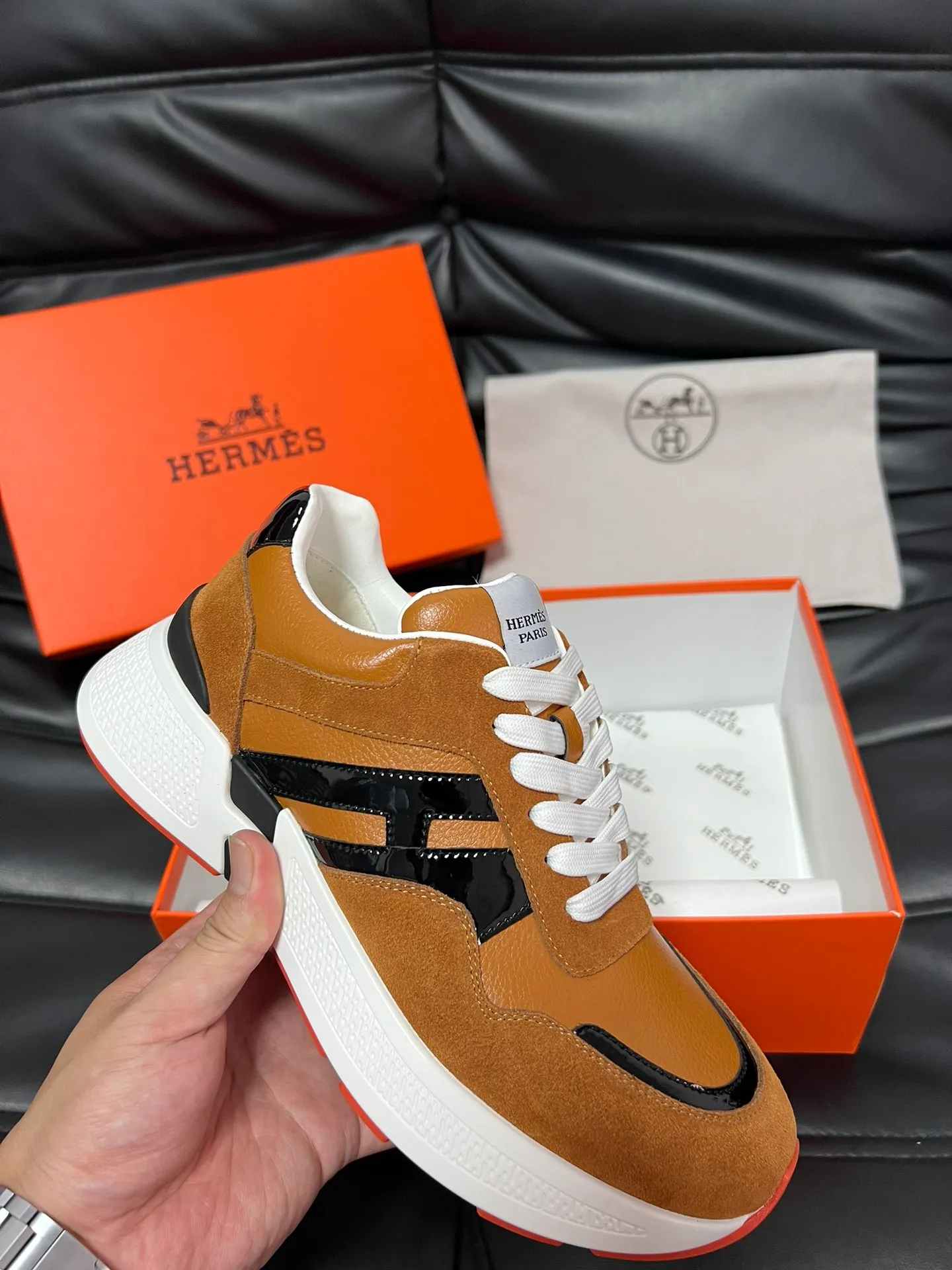 [HERMES] Hermès men's shoes 💰520💰 - High-end quality original order - Upper: 🔝 tumbled calfskin, suede calfskin, shoe body sewn with H pattern - Lining: water-dyed cowhide - Outsole: ultra-light T men's shoes 💰U foam rubber; two-color molded outsole - Super high quality control, fine workmanship: highlighted (high-end, luxury, grade) -Size : 39-44 (38, 45 can be customized)